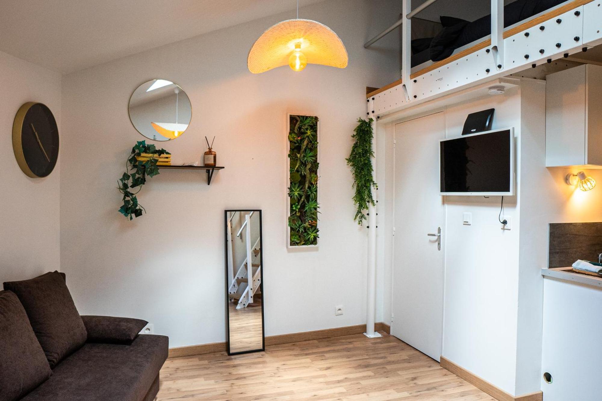 Le Charmant Accueil Viennois/T2/Wifi/Cosy/Parking ปัวติเยร์ ภายนอก รูปภาพ
